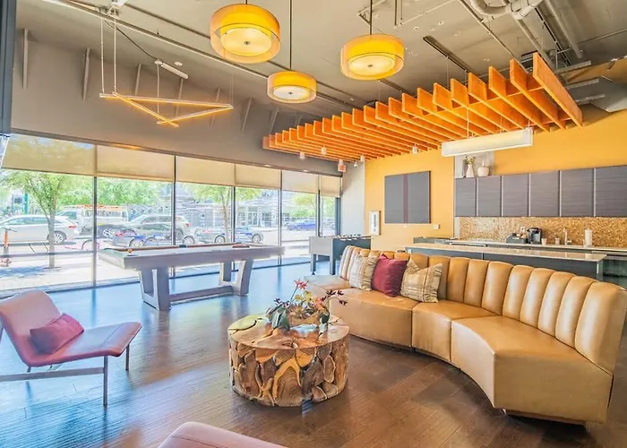Unique 1Bd - Dt Phx - Parking, Gym, Pool - Sleeps 6
