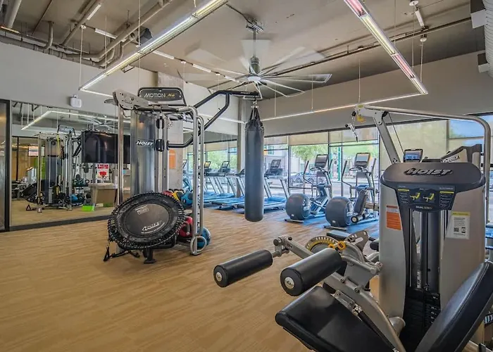 Unique 1Bd - Dt Phx - Parking, Gym, Pool - Sleeps 6