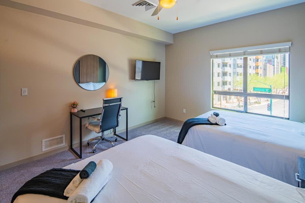 Unique 1bd - Dt Phx - Parking, Gym, Pool - Sleeps 6 Apartment