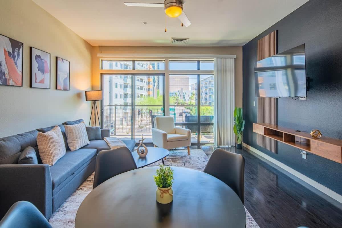 Apartment Unique 1bd - Dt Phx - Parking, Gym, Pool - Sleeps 6 *